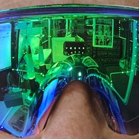 OAKLEY AIR FORCE - WRAP AROUNDS- BRAND NEW- REG $175! - Picture 2 of 5